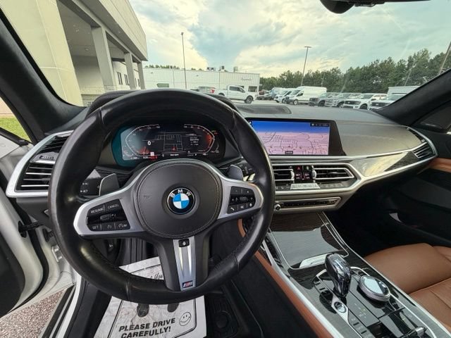 Used 2021 BMW X7 xDrive40i w/ M Sport Package AWD/4WD image 10