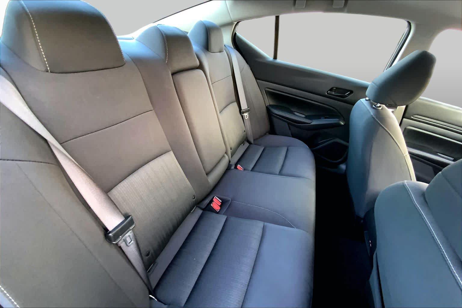 Used 2025 Nissan Altima 2.5 SV FWD image 18