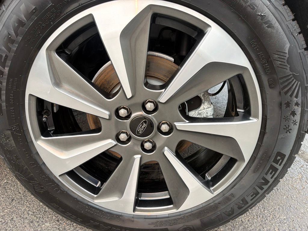 Certified 2024 Ford Escape Platinum AWD/4WD image 54