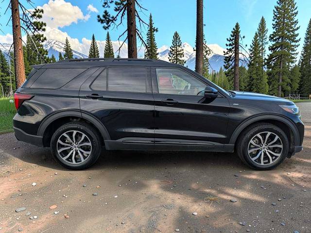 Certified 2025 Ford Explorer ST-Line AWD/4WD image 7