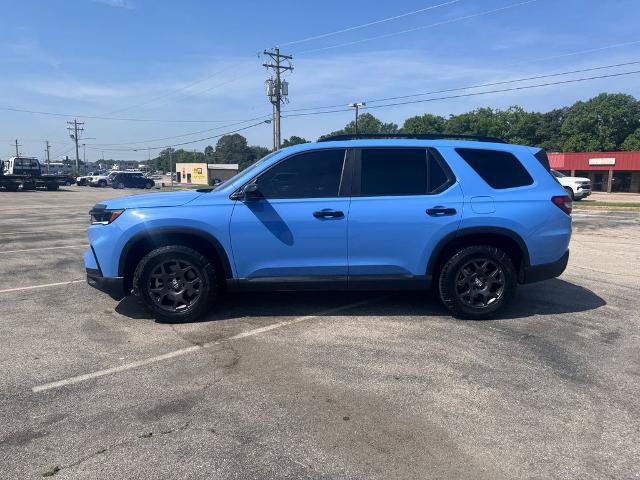 Used 2025 Honda Pilot TrailSport image 4