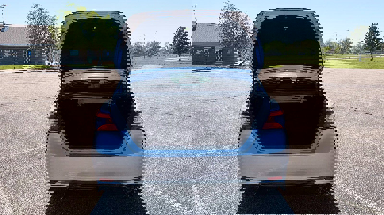 Used 2020 Toyota Camry SE FWD image 9