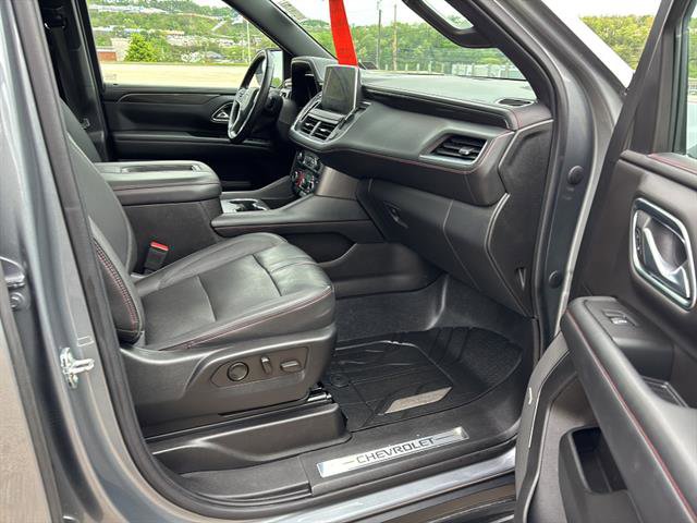 Used 2022 Chevrolet Suburban RST w/ Luxury Package AWD/4WD image 20