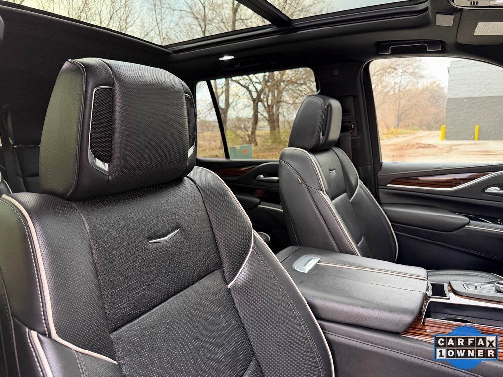 Used 2021 Cadillac Escalade Premium Luxury image 30