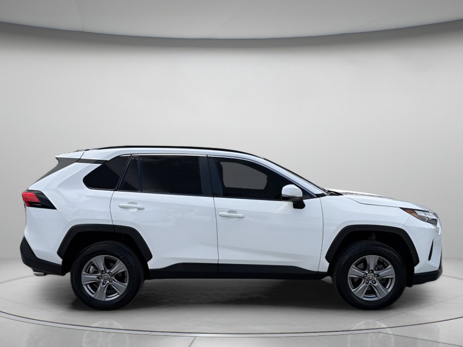 Used 2024 Toyota RAV4 XLE FWD image 2