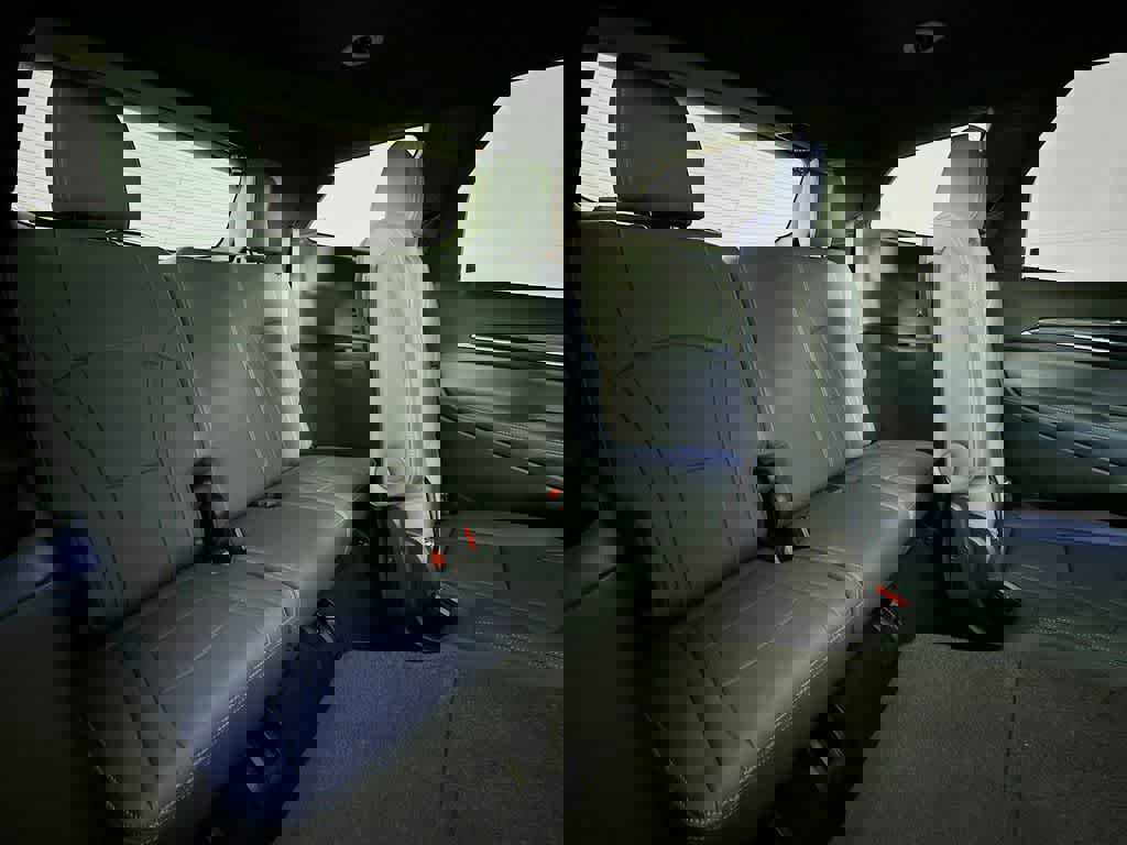 Used 2023 Buick Enclave Essence w/ Experience Buick Package image 33