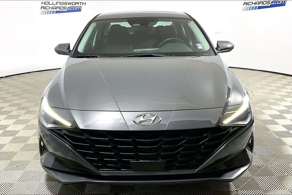 Used 2023 Hyundai Elantra SEL w/ Convenience Package image 2