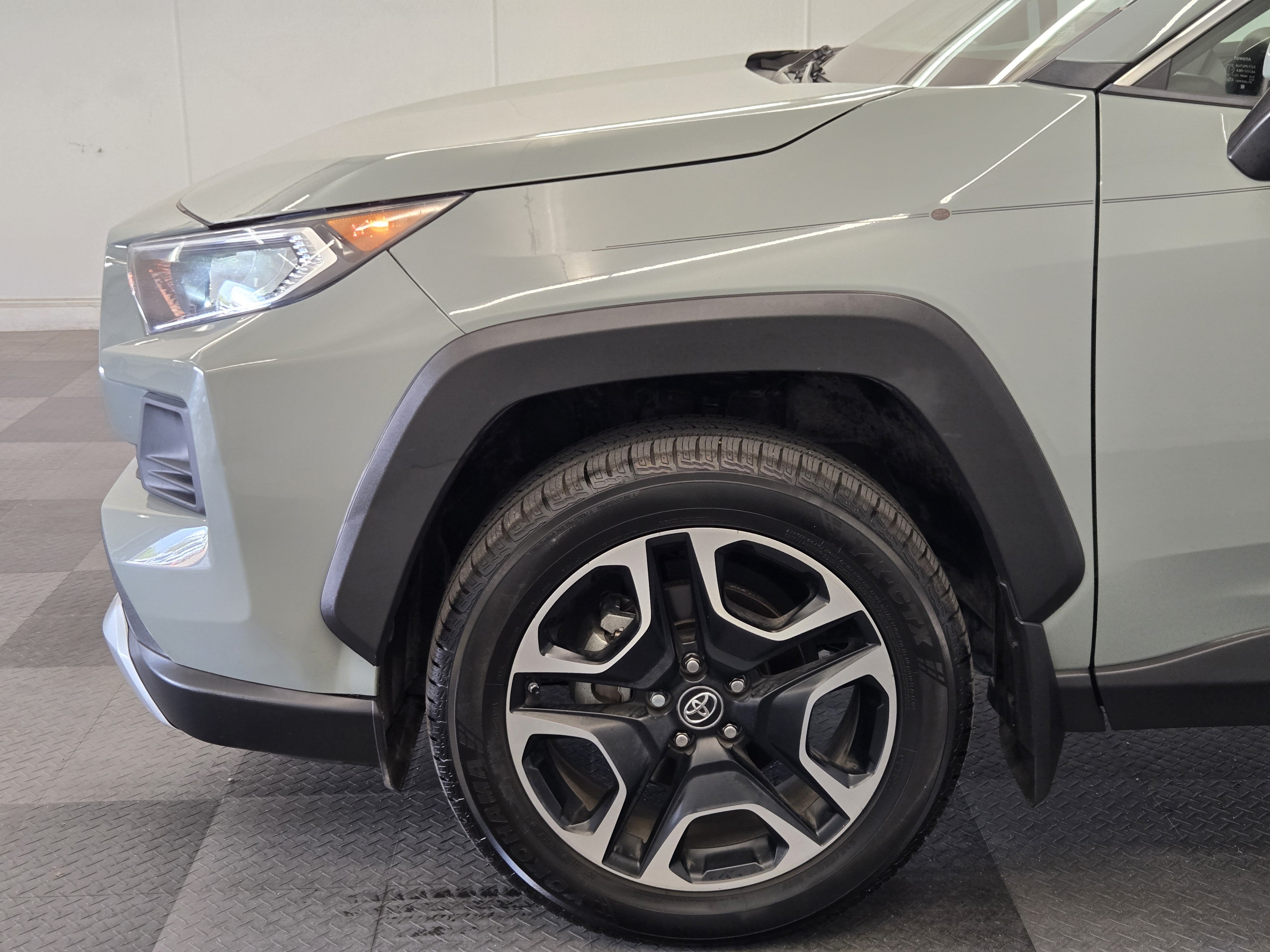Used 2019 Toyota RAV4 Adventure AWD/4WD image 9