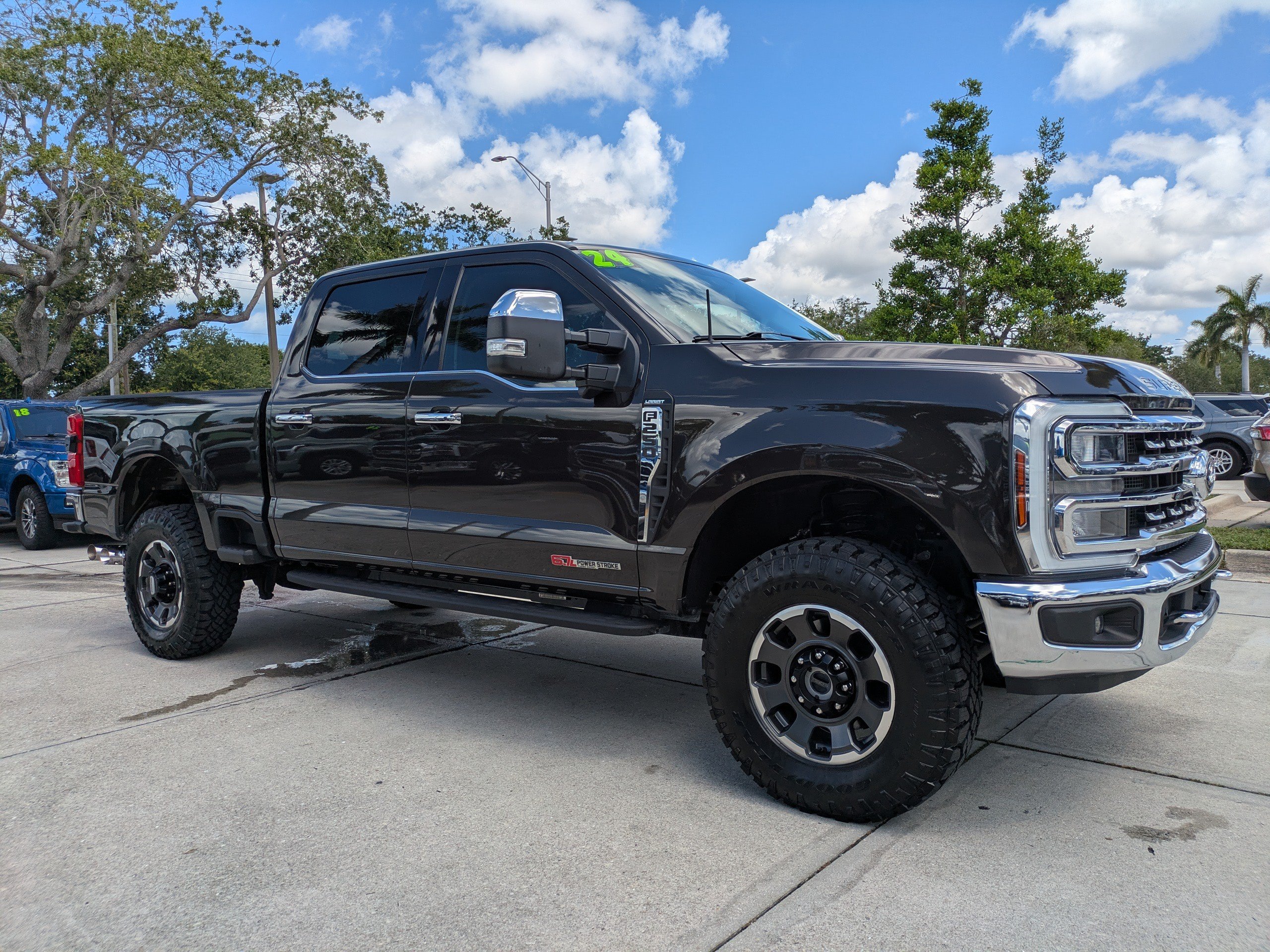 Certified 2024 Ford F250 Lariat w/ Tremor Off-Road Package AWD/4WD image 2