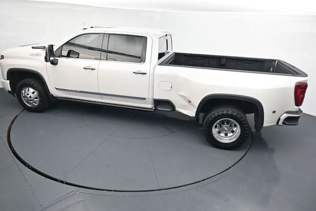 Used 2025 Chevrolet Silverado 3500 High Country w/ High Country Premium Package AWD/4WD image 26