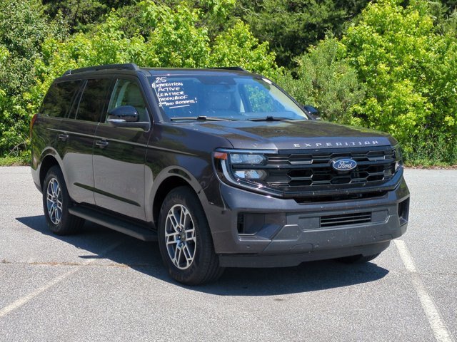 Certified 2025 Ford Expedition Active RWD image 1