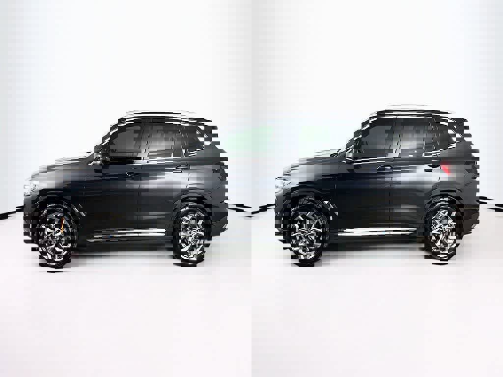 Used 2023 BMW X3 xDrive30i w/ Premium Essential Package image 3