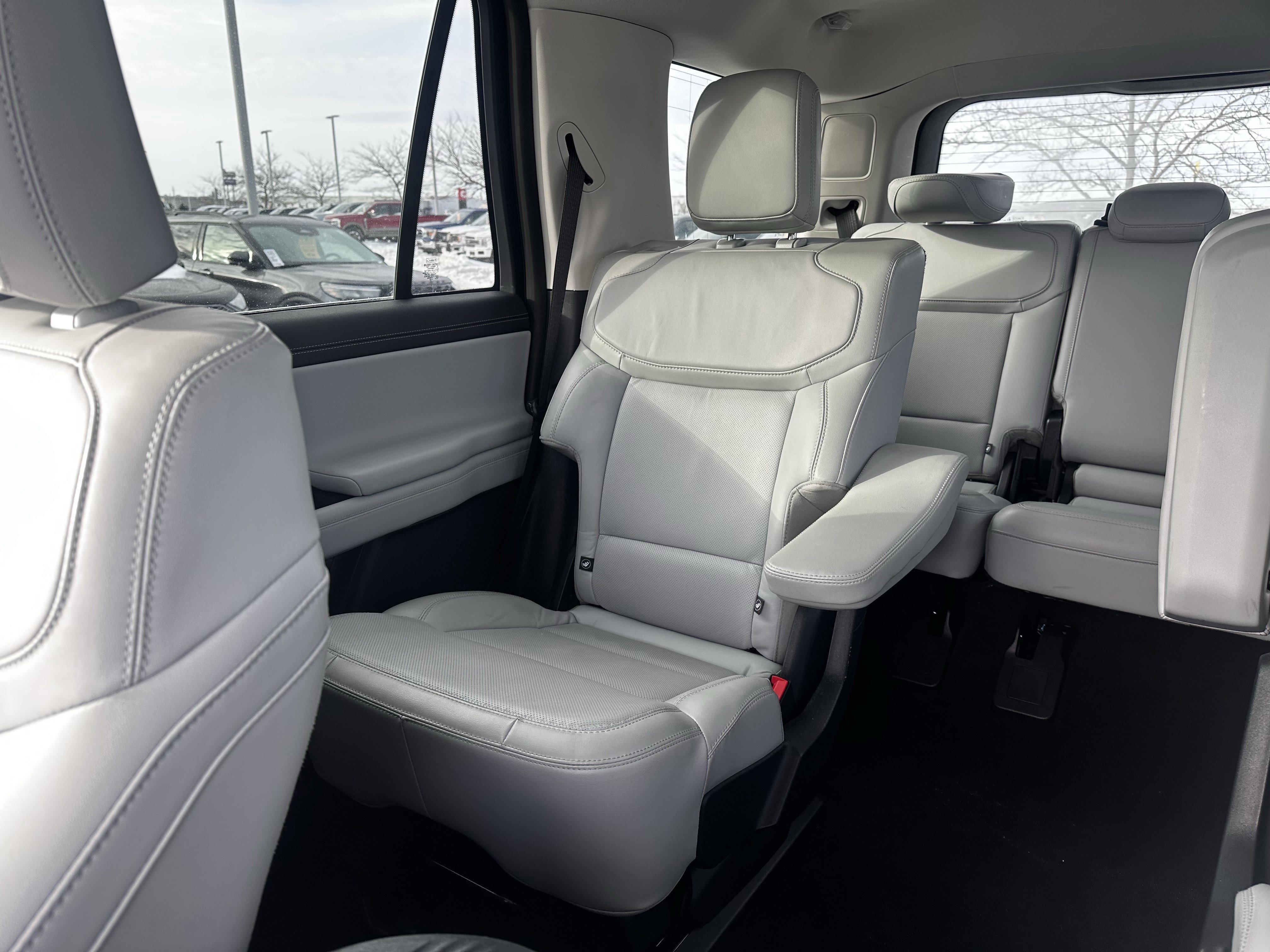 Certified 2025 Ford Expedition Platinum image 12