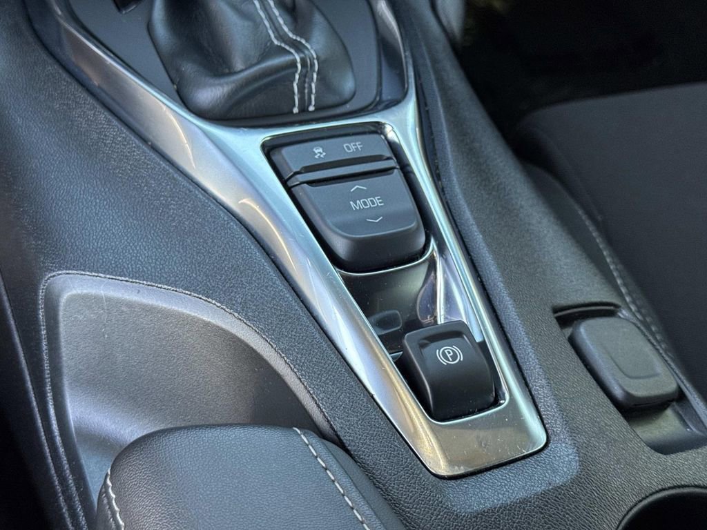 Used 2021 Chevrolet Camaro LT w/ RS Package image 17