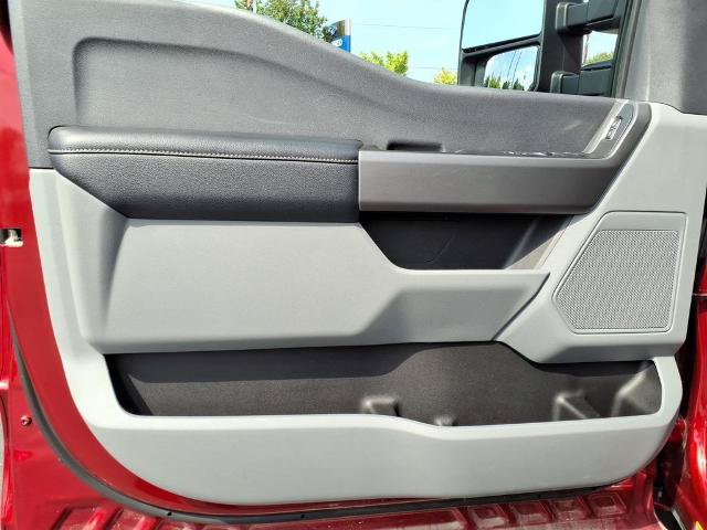 Certified 2024 Ford F350 Platinum w/ Tremor Off-Road Package AWD/4WD image 11