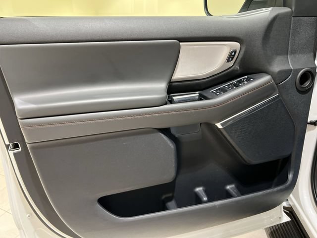 Certified 2025 Ford Expedition Active AWD/4WD image 22