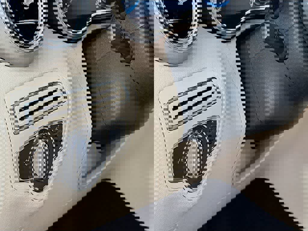 Used 2021 Mercedes-Benz C 300 Sedan image 27