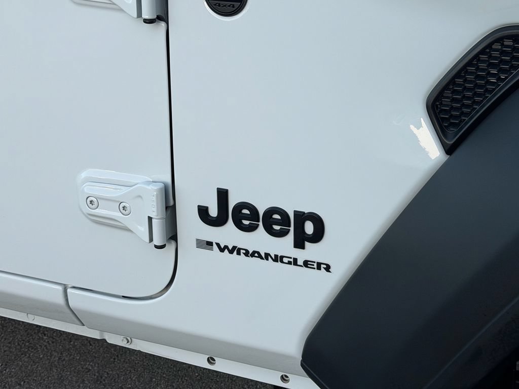 Used 2025 Jeep Wrangler Unlimited Sport AWD/4WD image 10