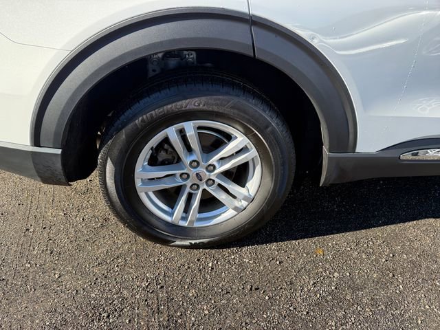 Certified 2022 Ford Explorer XLT w/ Equipment Group 202A image 27