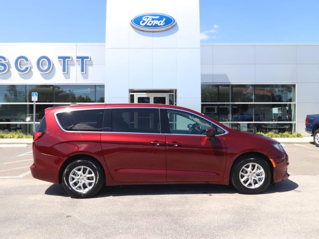 Used 2023 Chrysler Voyager LX FWD image 15