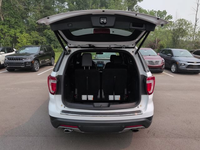 Certified 2018 Ford Explorer XLT w/ Equipment Group 202A AWD/4WD image 18