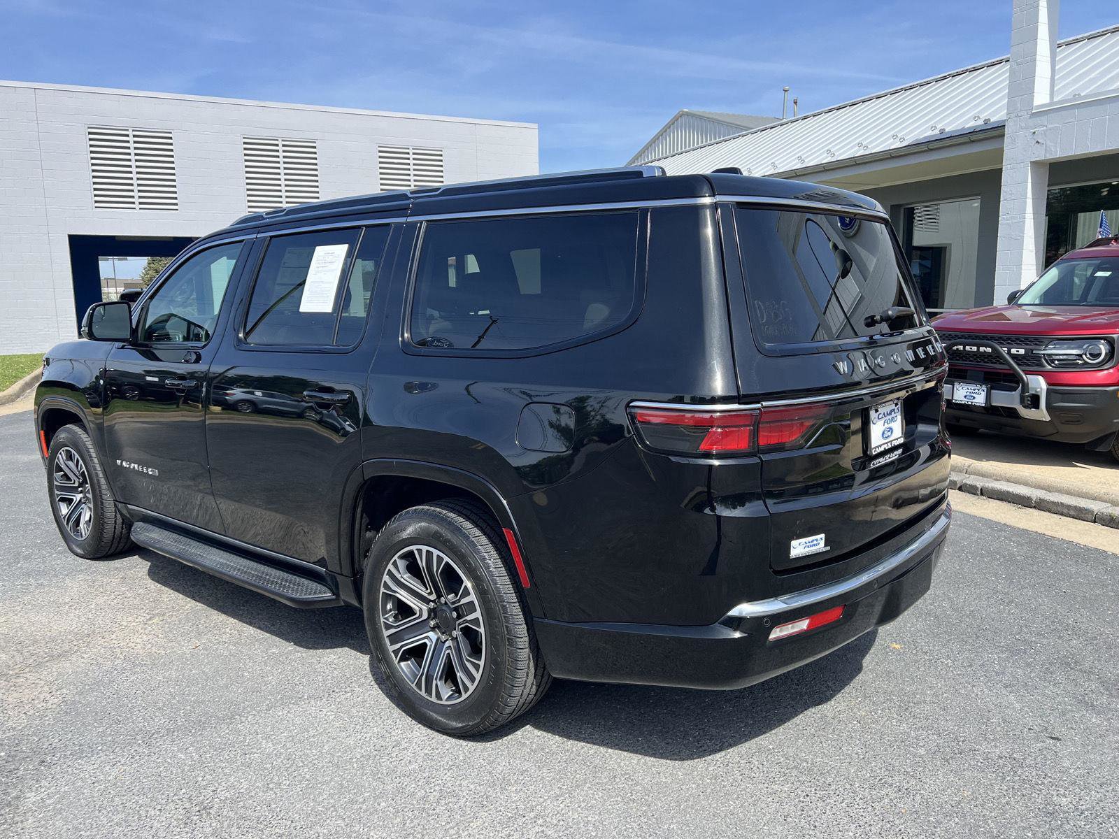 Used 2023 Jeep Wagoneer Series II AWD/4WD image 3