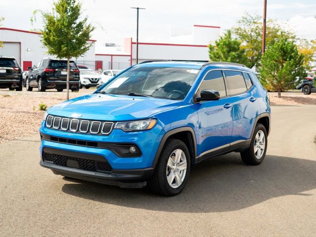 Used 2022 Jeep Compass Latitude image 2