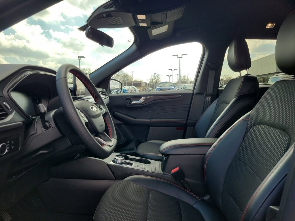Certified 2025 Ford Escape ST-Line image 16