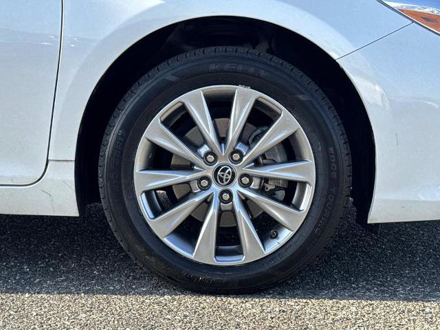 Used 2017 Toyota Camry XLE image 30
