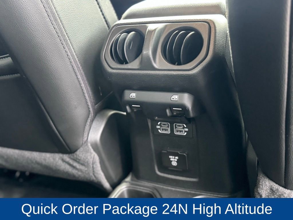 Used 2022 Jeep Gladiator Overland image 21