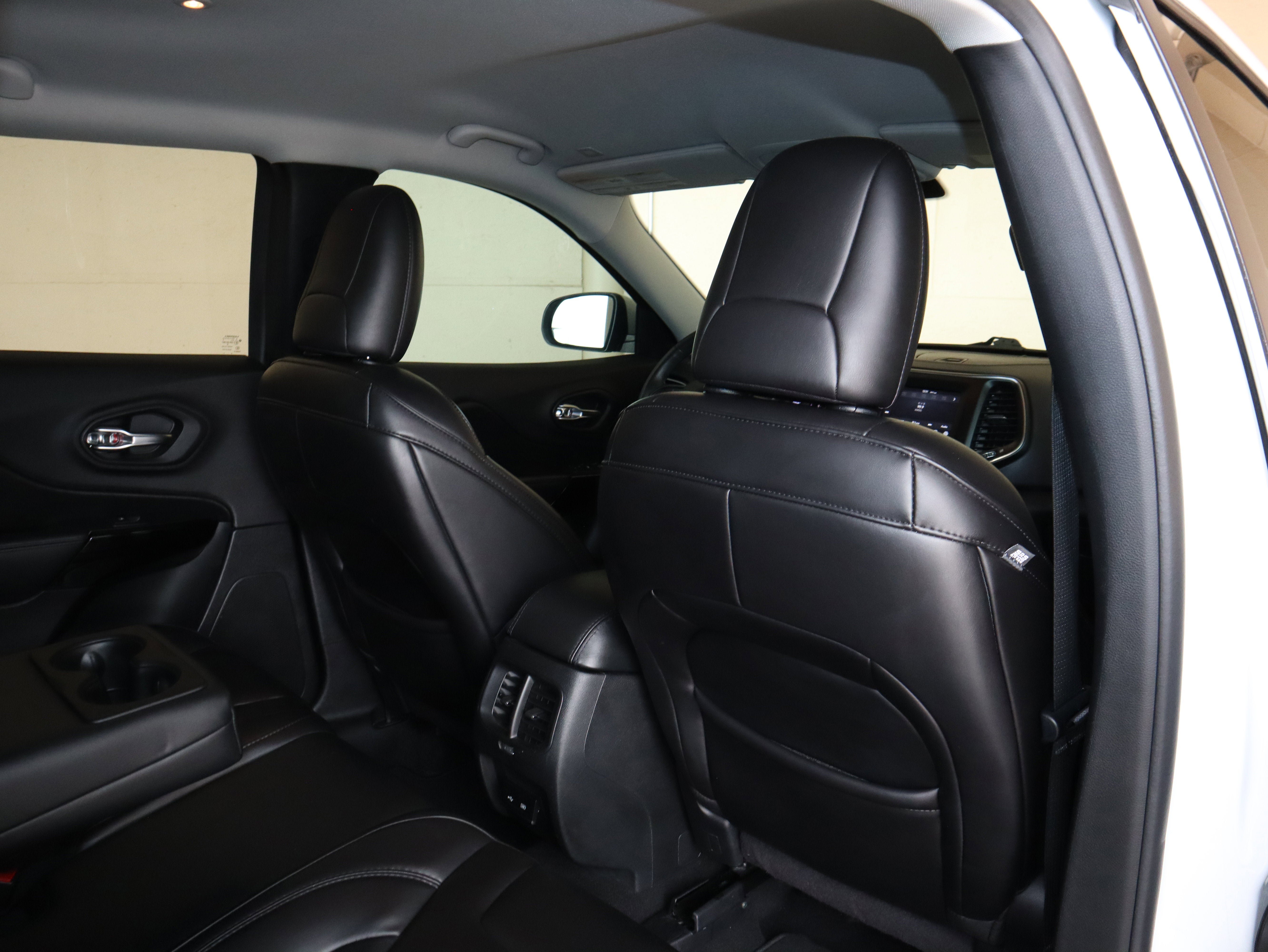 Used 2019 Jeep Cherokee Latitude Plus FWD image 42