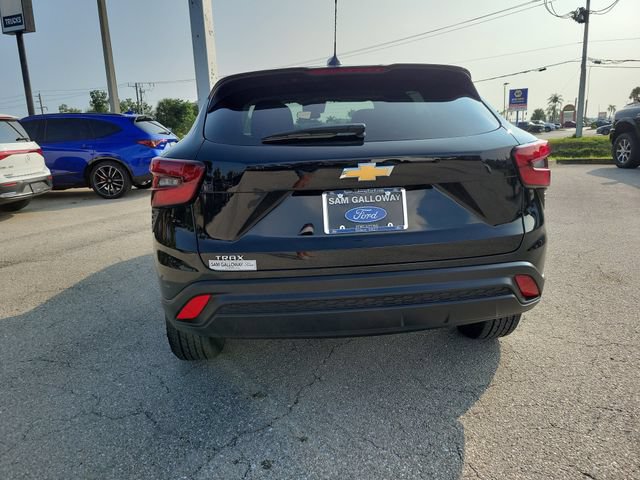 Used 2024 Chevrolet Trax LS FWD image 5