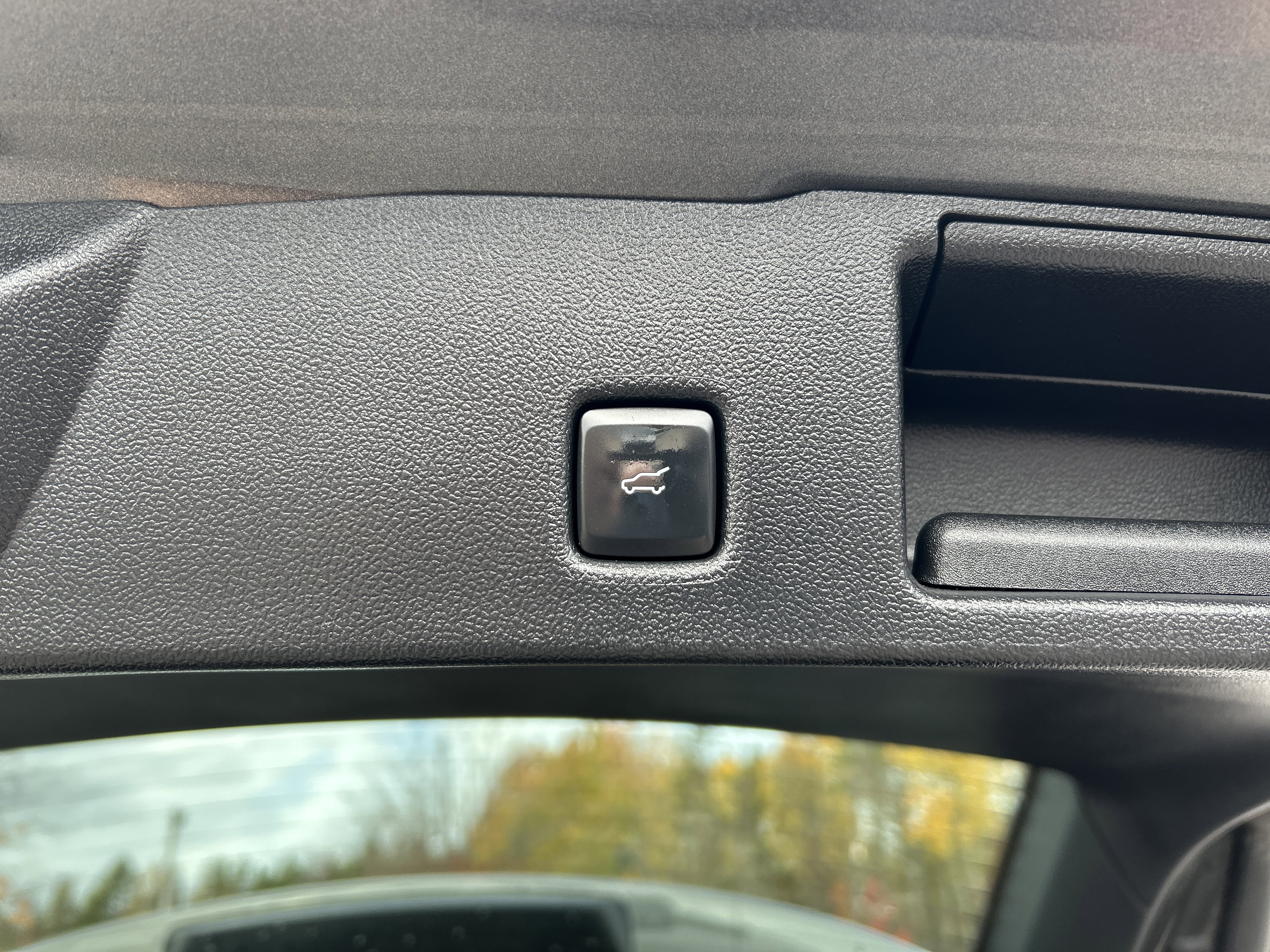 Certified 2020 Ford Escape Titanium image 13