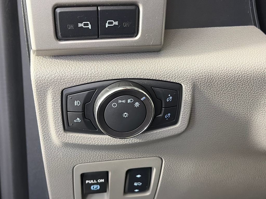 Certified 2018 Ford F150 Lariat w/ Equipment Group 502A Luxury AWD/4WD image 25