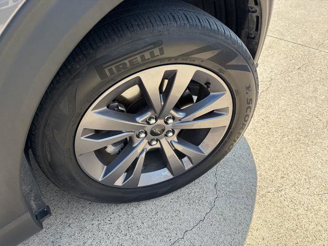 Certified 2022 Ford Explorer XLT w/ Equipment Group 202A image 18