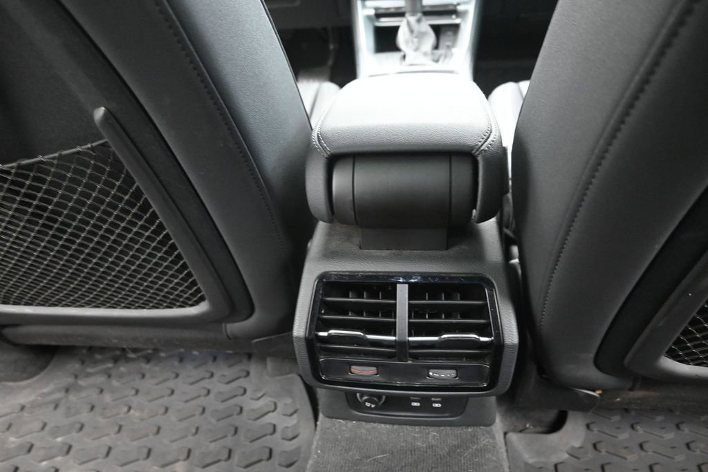 Used 2021 Audi Q3 2.0T Premium w/ Convenience Package AWD/4WD image 14