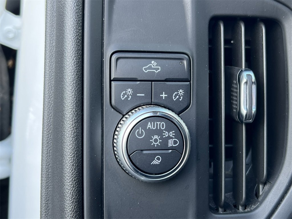 Used 2019 GMC Sierra 1500 2WD Crew Cab w/ 1SA Driver Alert Package I image 18