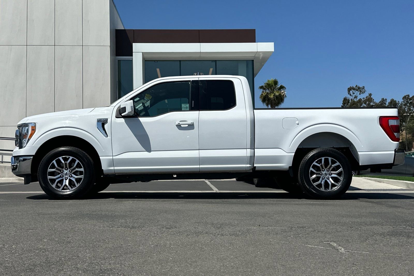 Certified 2022 Ford F150 Lariat w/ Trailer Tow Package RWD image 6
