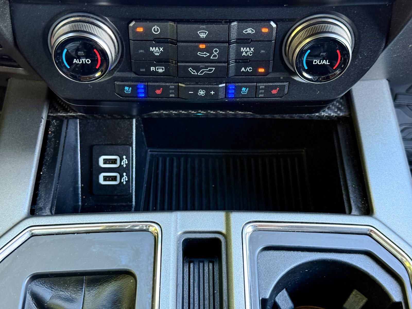 Certified 2019 Ford F150 Raptor w/ Equipment Group 802A Luxury AWD/4WD image 30