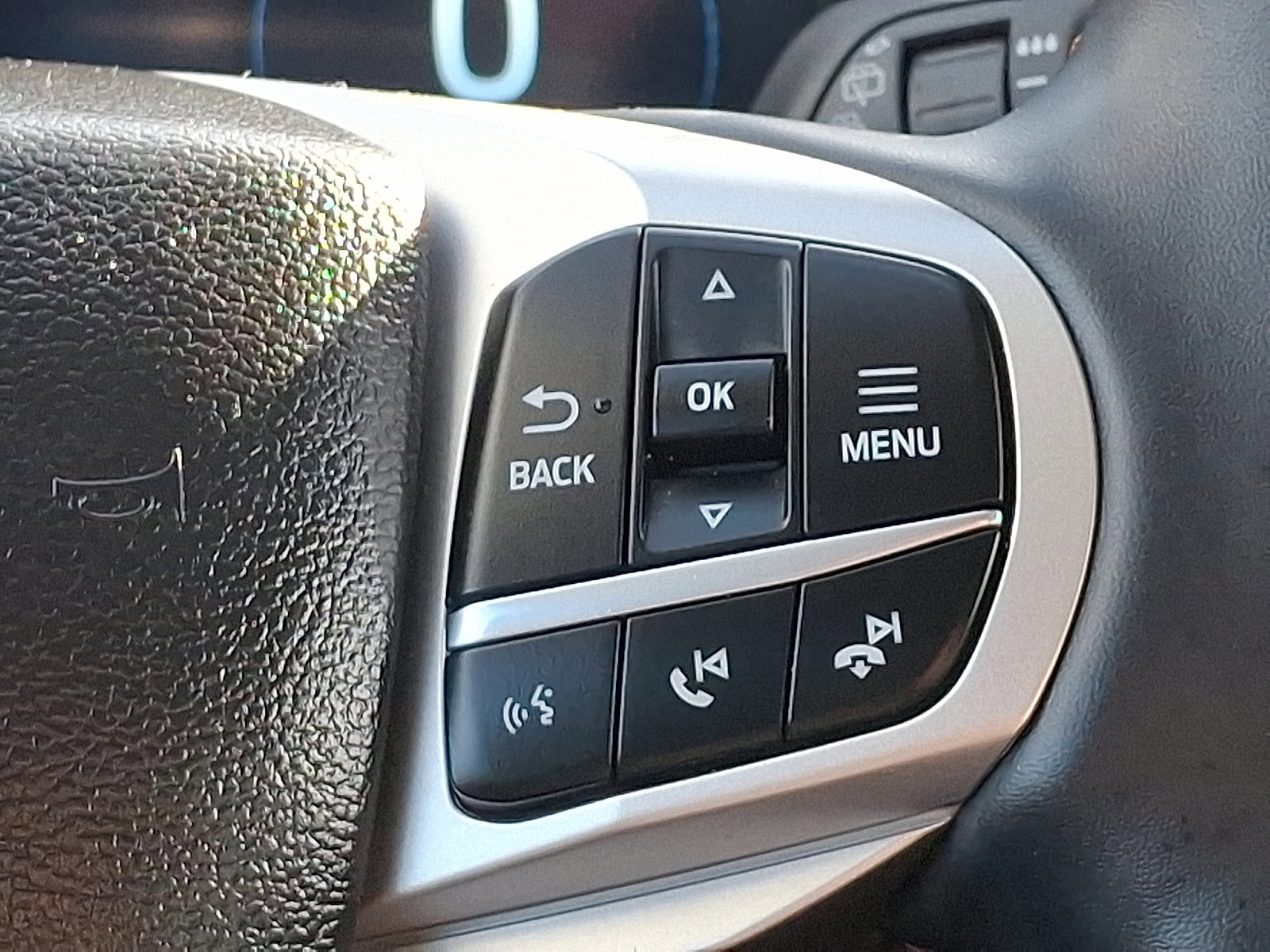 Certified 2025 Ford Explorer Active w/ Active Comfort Package image 20