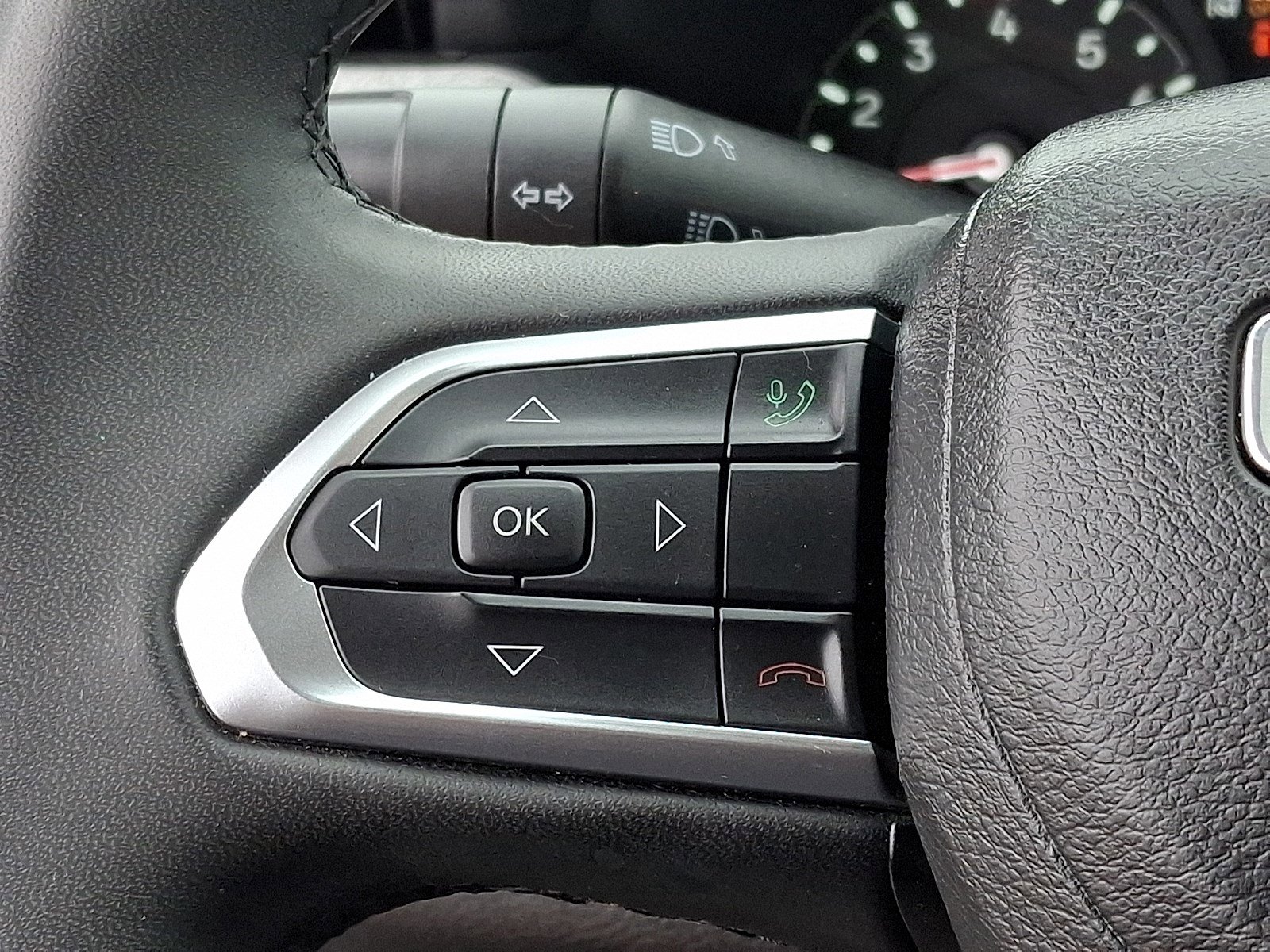 Used 2024 Jeep Compass Latitude image 19