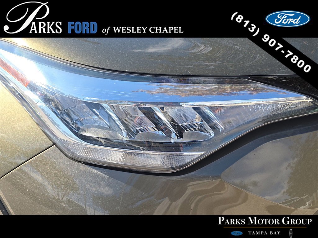 Used 2021 Toyota C-HR XLE image 6