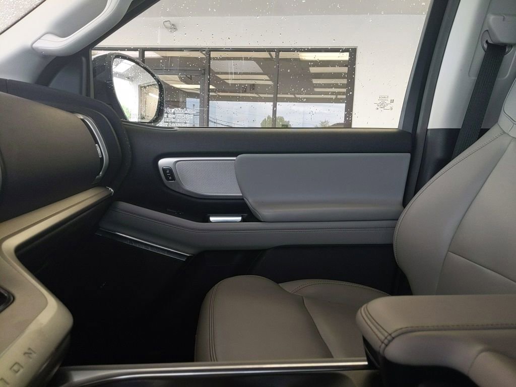 Certified 2025 Ford Expedition Active RWD image 26