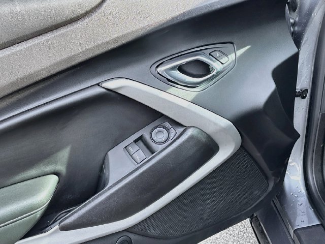 Used 2020 Chevrolet Camaro LT RWD image 17