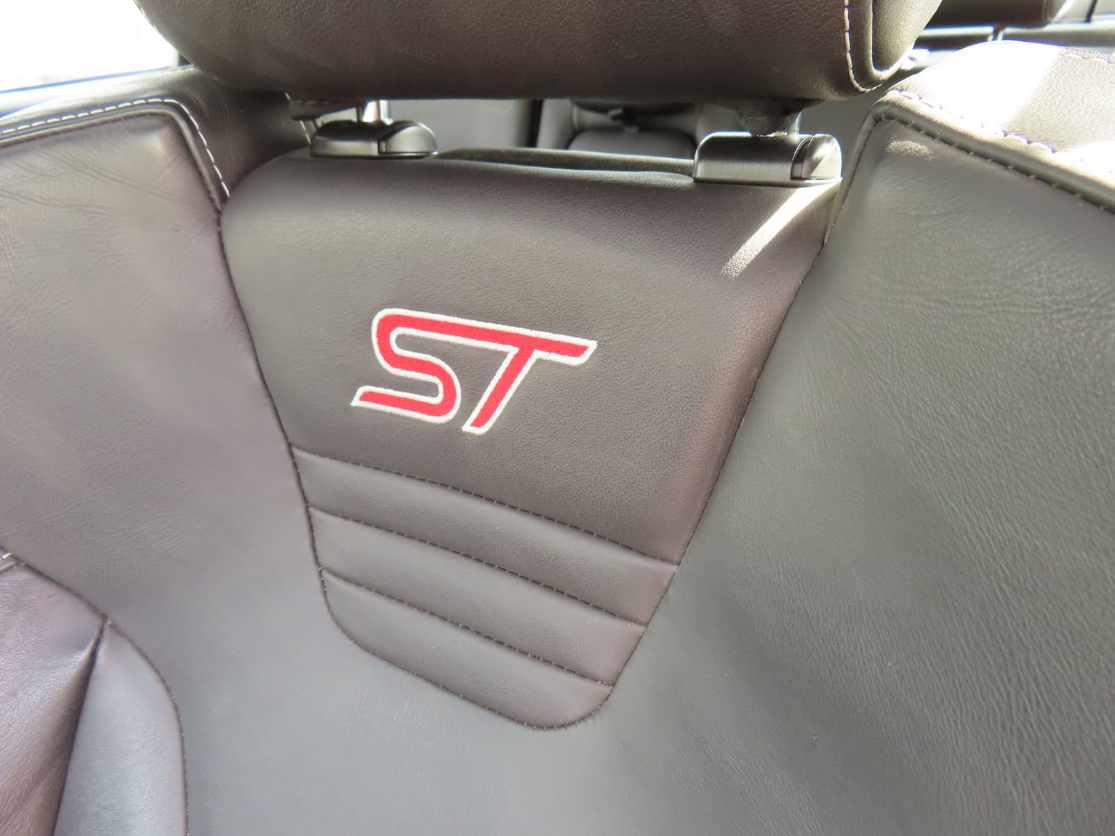 Certified 2017 Ford Focus ST w/ Equipment Group 402A image 35