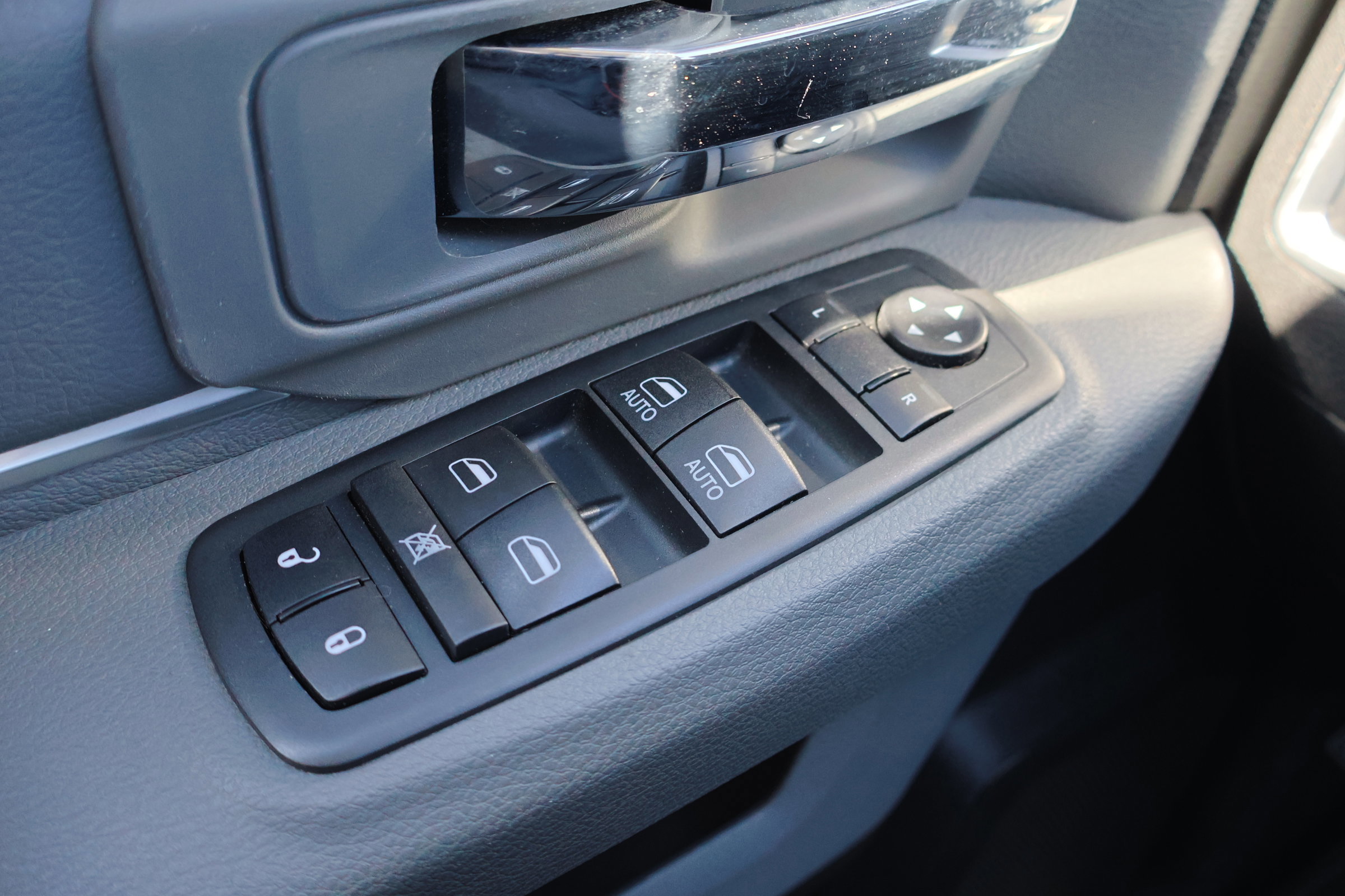 Used 2019 RAM 1500 Classic Warlock w/ Electronics Group image 17