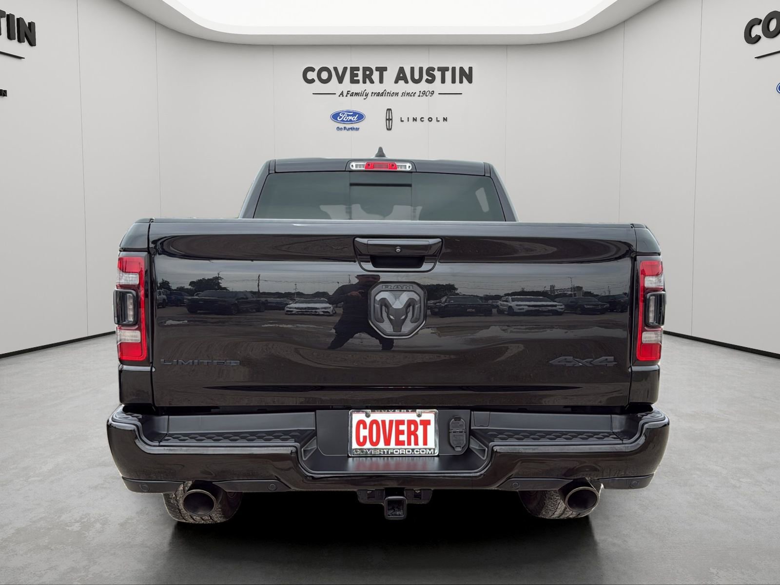 Used 2023 RAM 1500 Limited w/ Night Edition AWD/4WD image 4