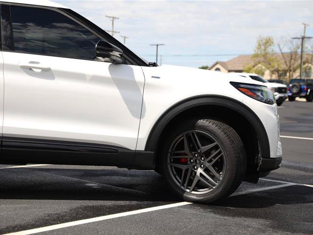 Certified 2025 Ford Explorer ST-Line w/ ST-Line Street Pack AWD/4WD image 5