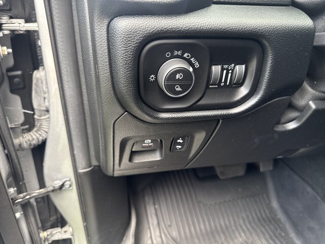 Used 2021 RAM 1500 Laramie AWD/4WD image 12