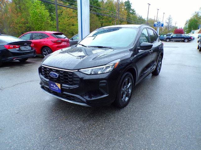 Certified 2024 Ford Escape ST-Line w/ Tech Pack #1 AWD/4WD image 3